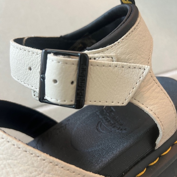 Dr. Martens Black and White Sandals Blare sz8 - Picture 11 of 11